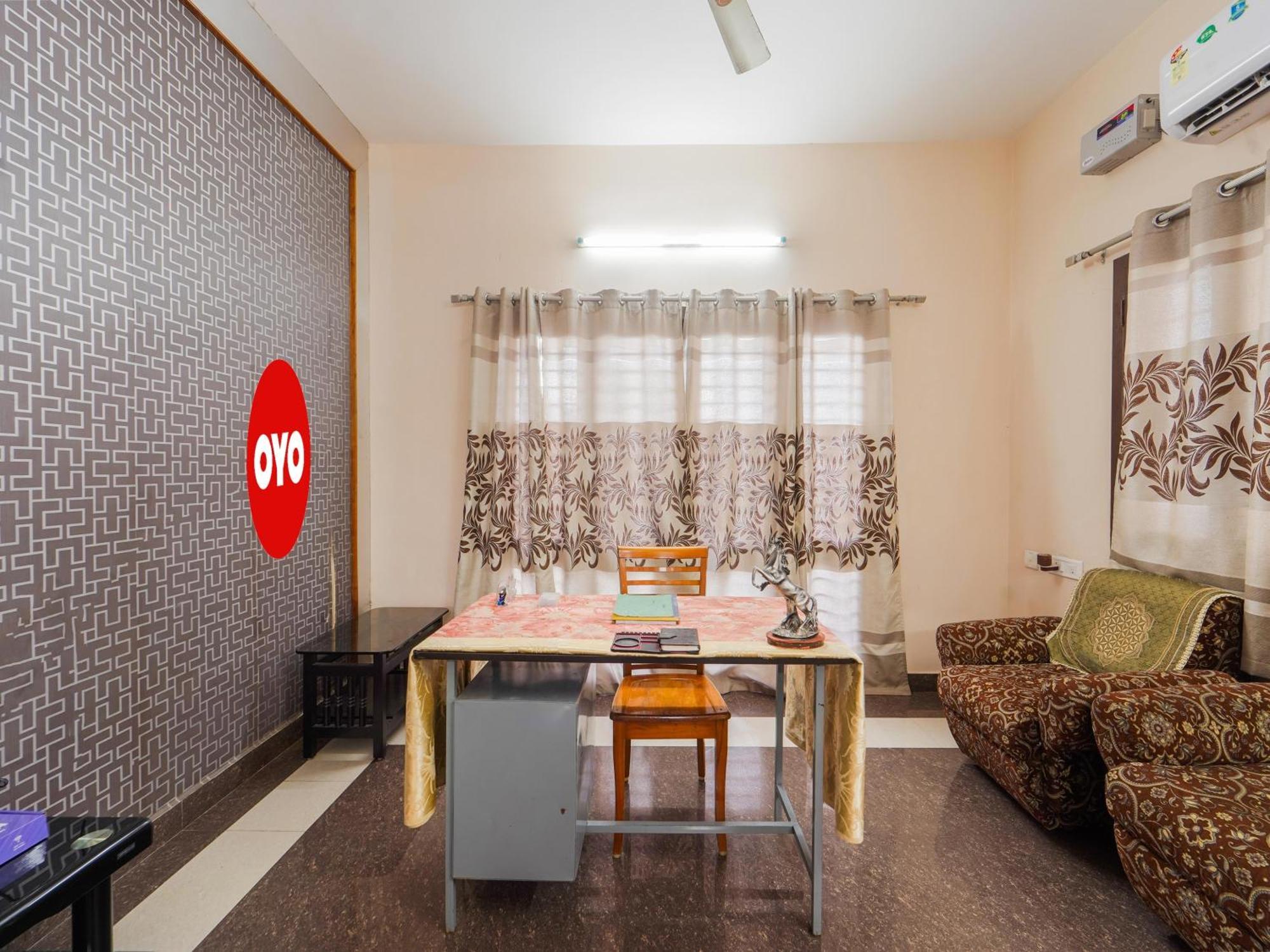 Oyo Flagship M Hotel 3*
